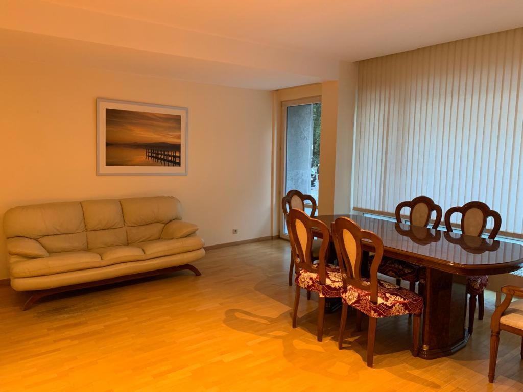 Lovely Two Bedroom Apartment With Free Parking アントウェルペン エクステリア 写真