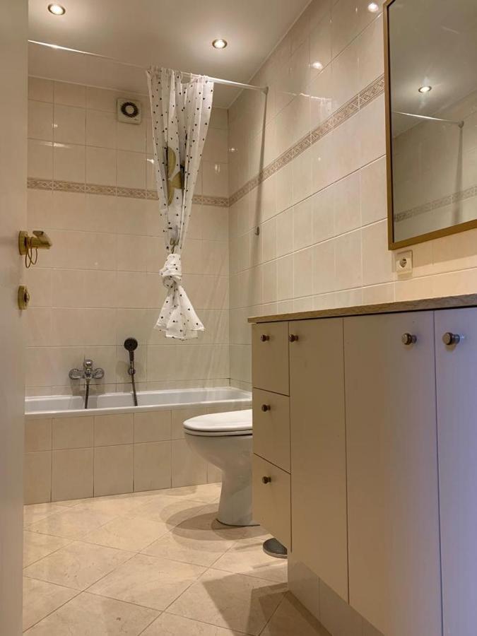 Lovely Two Bedroom Apartment With Free Parking アントウェルペン エクステリア 写真