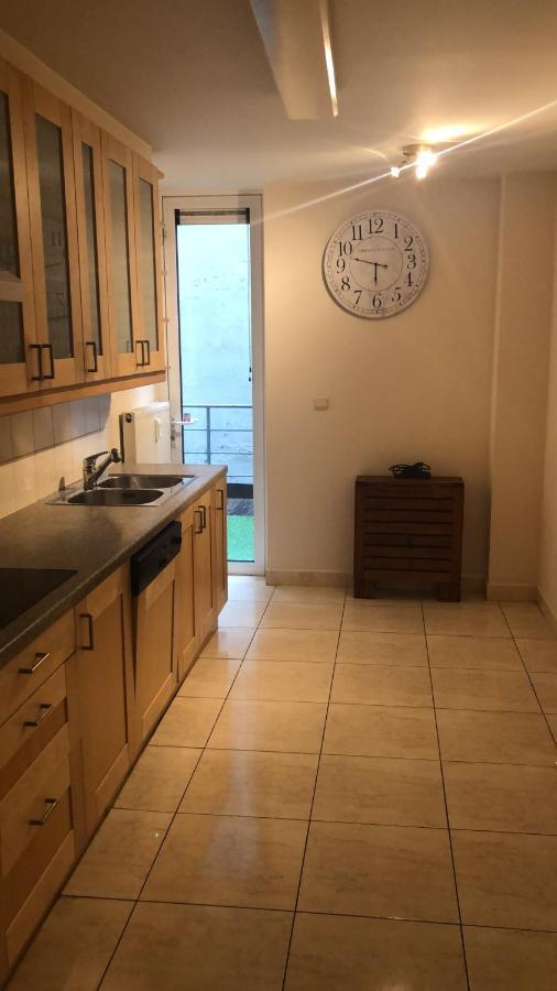 Lovely Two Bedroom Apartment With Free Parking アントウェルペン エクステリア 写真